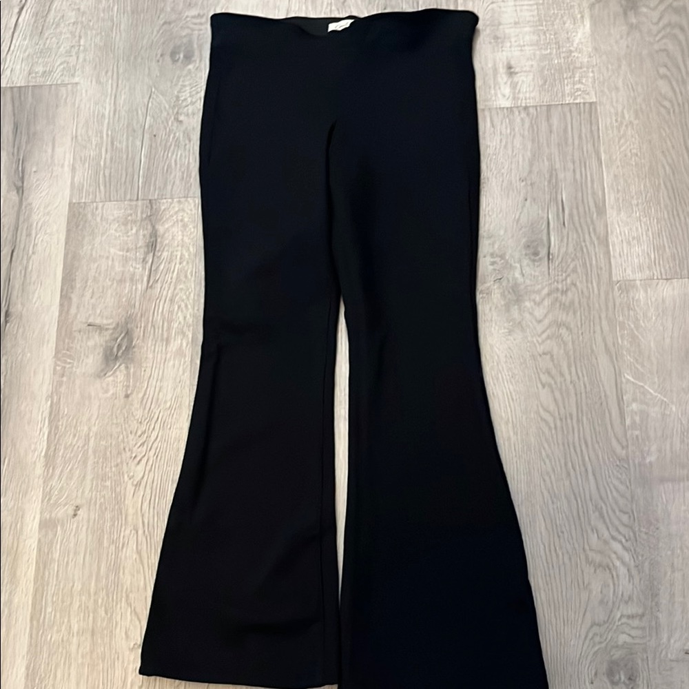 Jessica Simpson Black Flared Pants stretch pants. Size 28